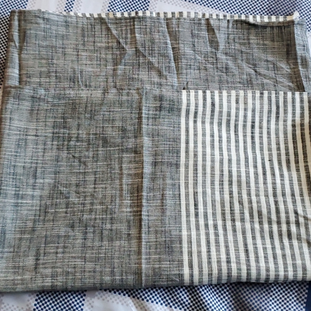Bloom & give light weight scarf